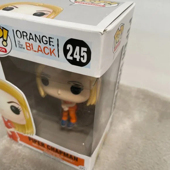 Orange is the New Black Piper Chapman Funko POP! #245 - Picture 3 of 11